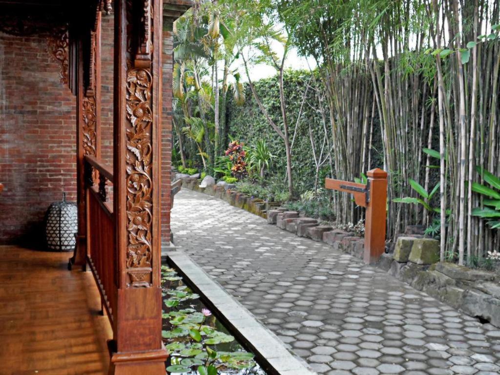 The Edelweiss Hideaway Villa Solo Exterior photo