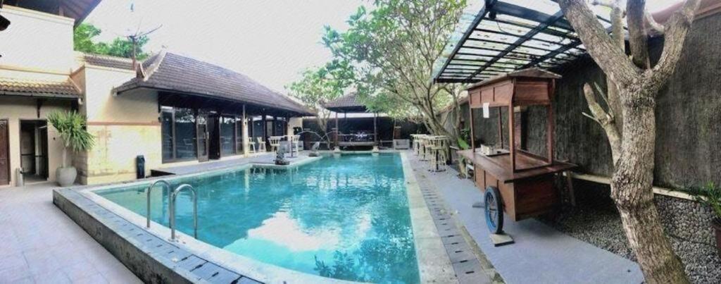 The Edelweiss Hideaway Villa Solo Exterior photo