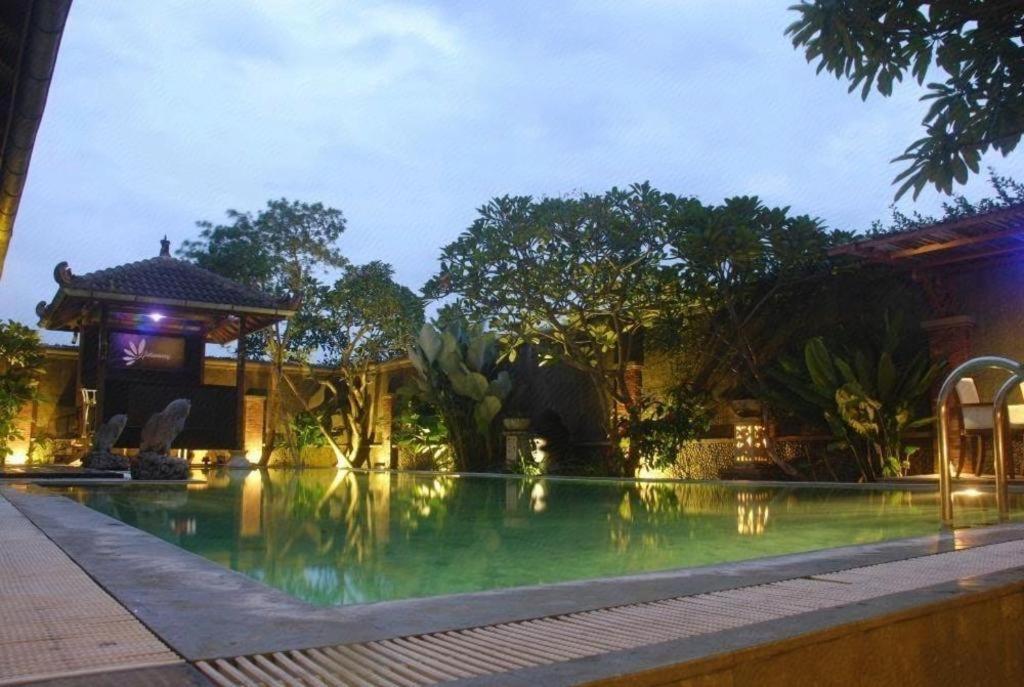 The Edelweiss Hideaway Villa Solo Exterior photo