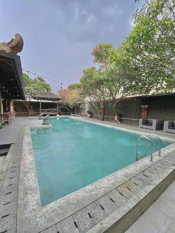 The Edelweiss Hideaway Villa Solo Exterior photo