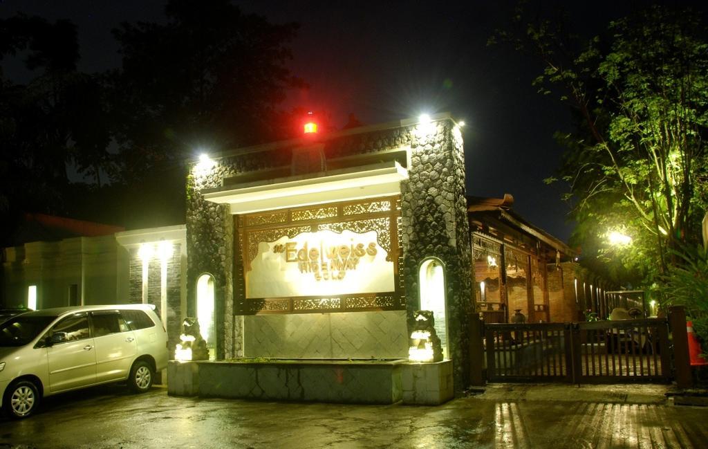 The Edelweiss Hideaway Villa Solo Exterior photo