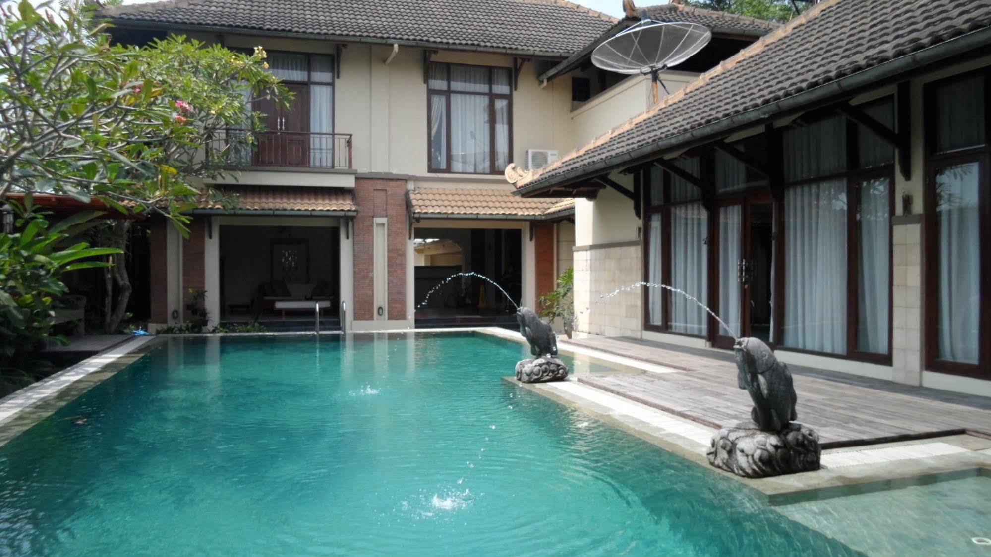 The Edelweiss Hideaway Villa Solo Exterior photo
